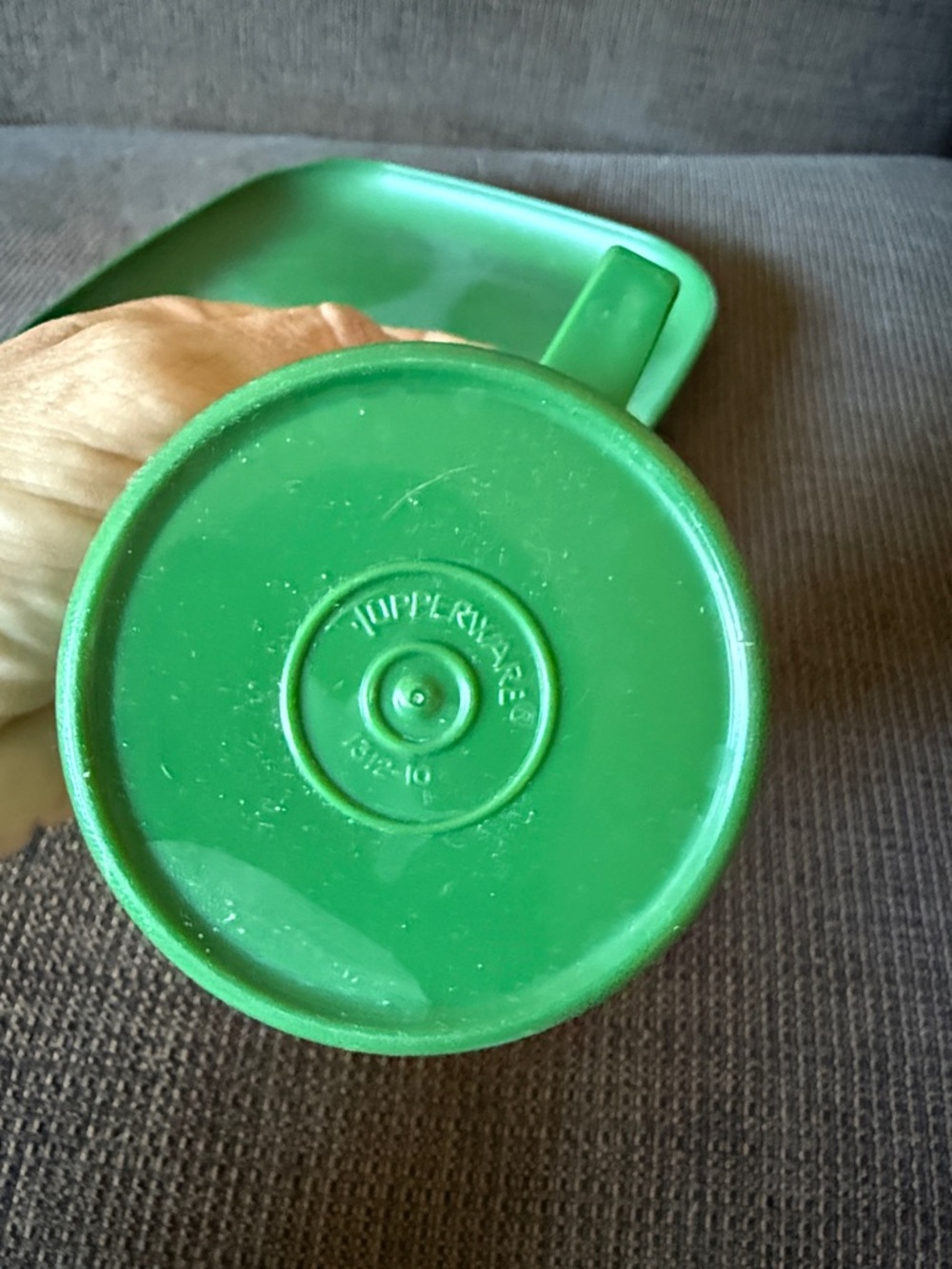 Green Two-Piece Tupperware Set with White Dove - Picture 2 of 10